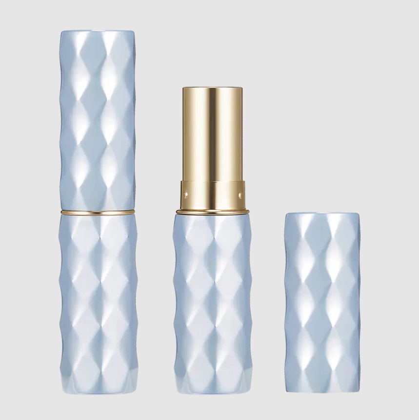 Wat is voordeliger: een lege aluminium lippenstifttube of een plastic tube?